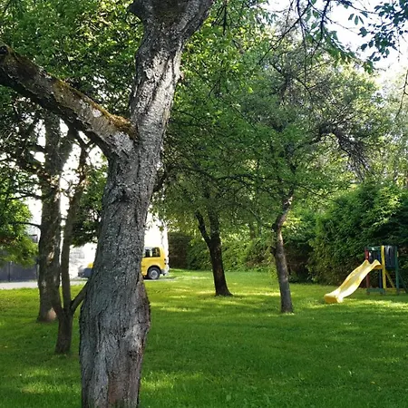 Strecno V Centre S Vyhladom Na Lomnicky Stit