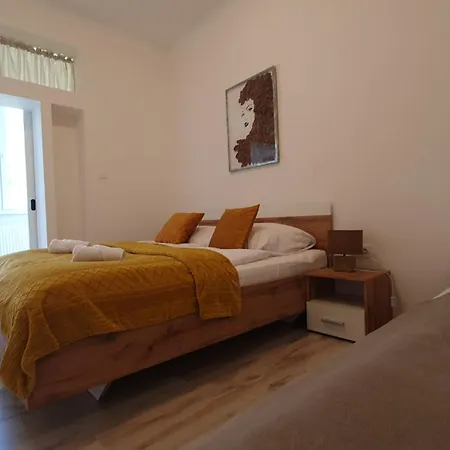 Apartment Strecno V Centre S Vyhladom Na Lomnicky Stit *